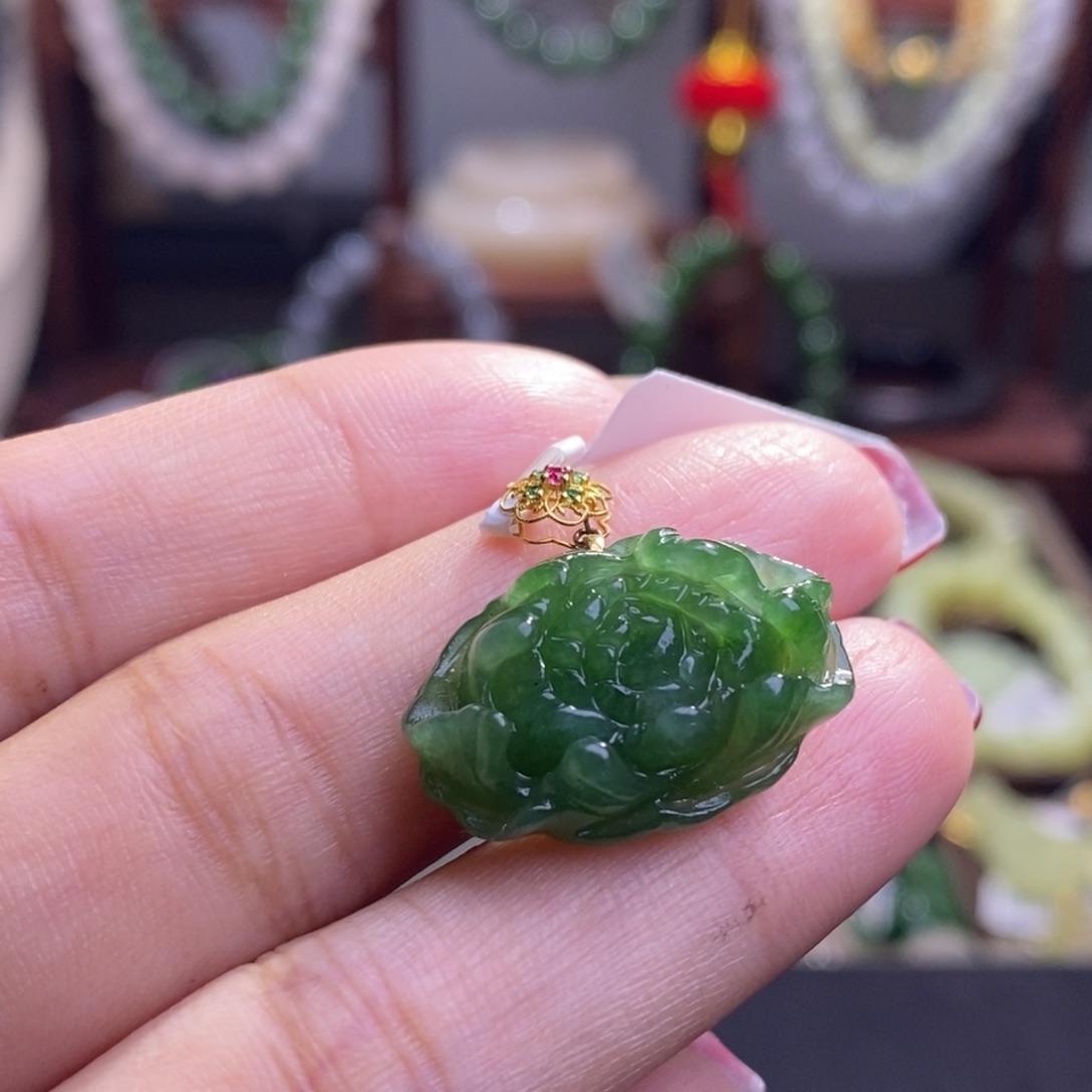 和田玉孤品补贴碧玉金镶牡丹花未镶嵌
