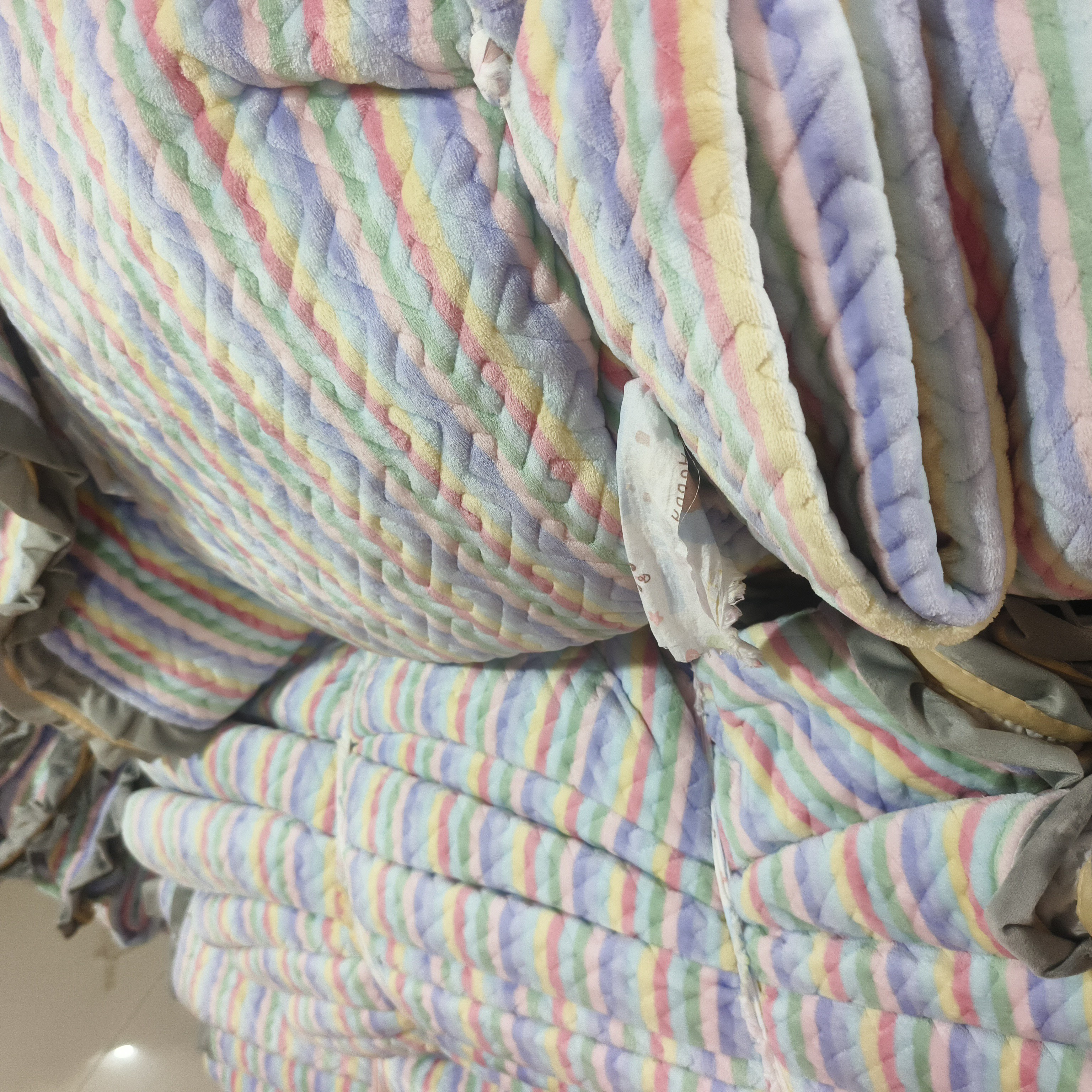 良玉推荐302彩虹条加绒加厚床垫