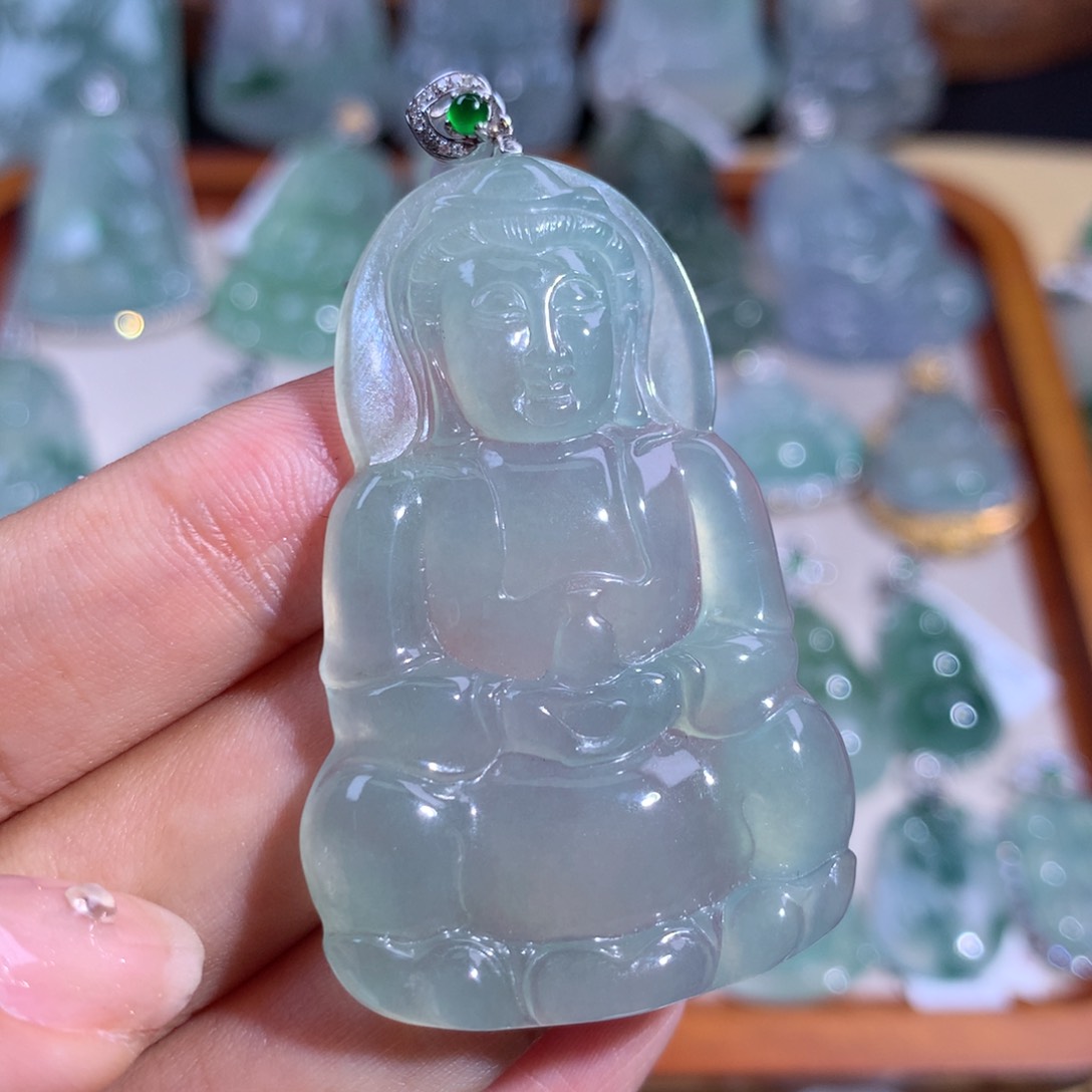 翡翠颈饰18K金镶嵌观音