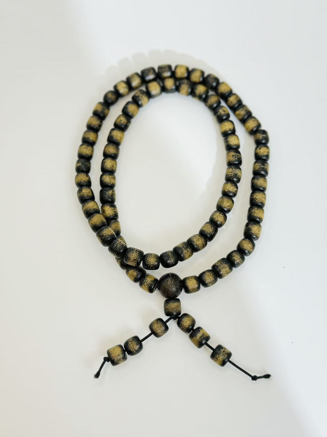 Z153越南倒架树心油沉香木串