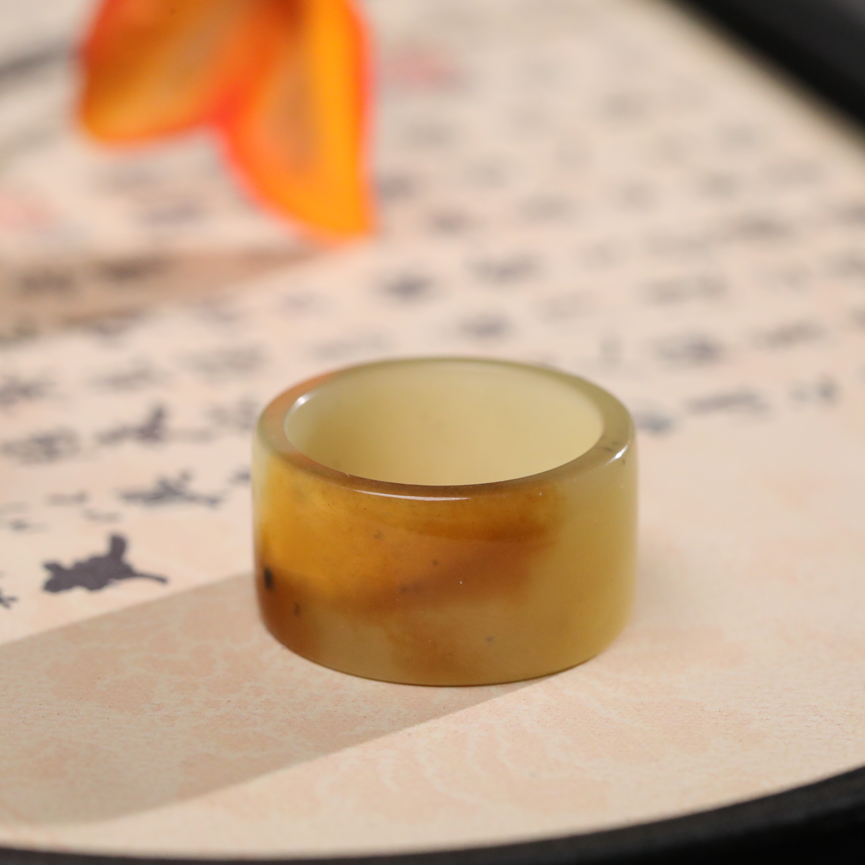 【娇兰】天然和田玉糖料娇润细糯甜美特色款直切扳指