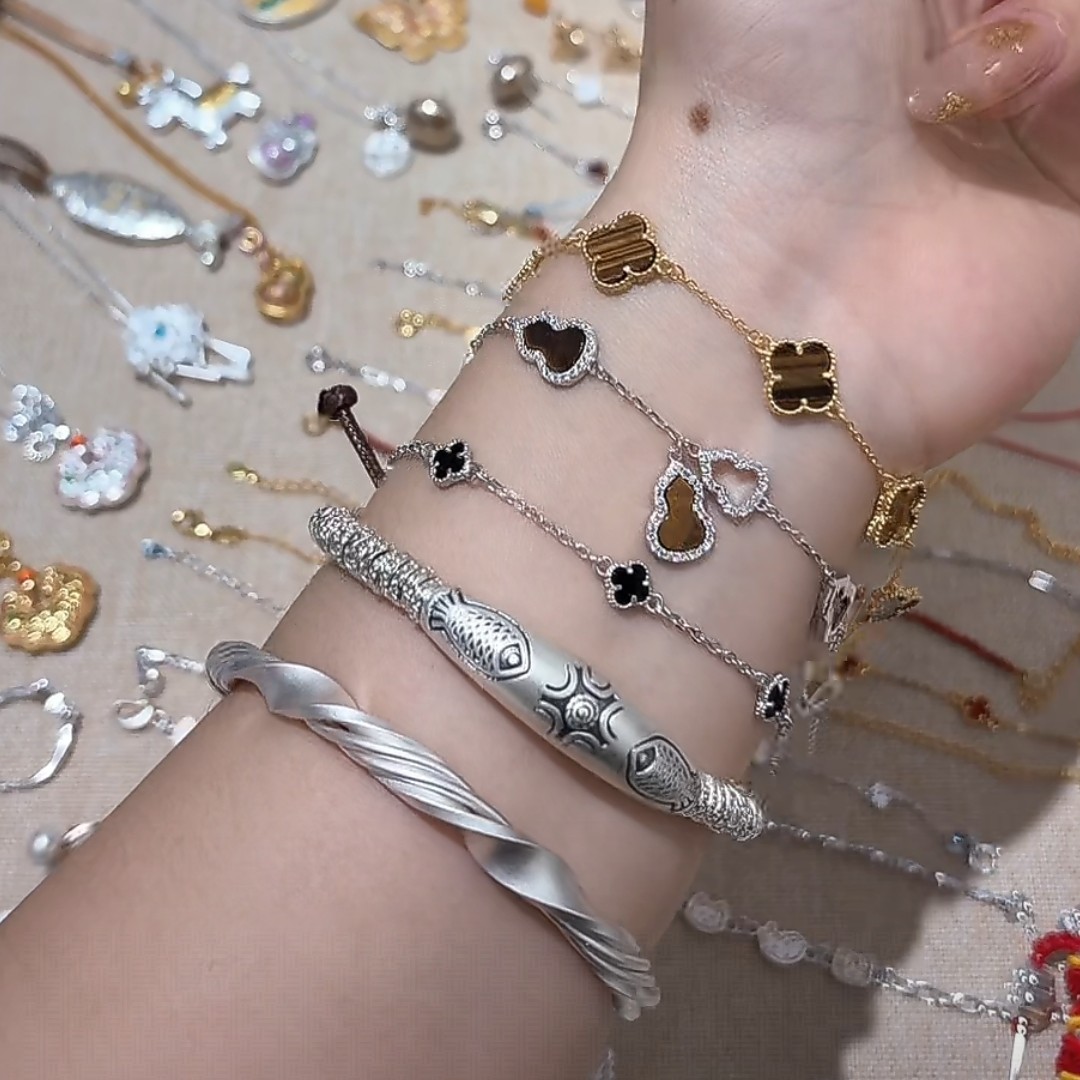 925银仿珍珠手镯 四叶草ins小众轻奢双面设计五花多样性发货