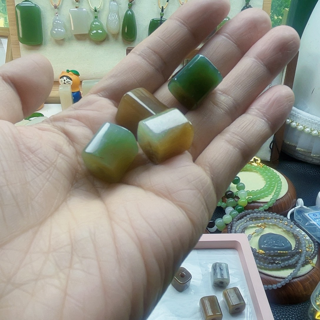 和田玉未镶嵌吊坠(不含链)