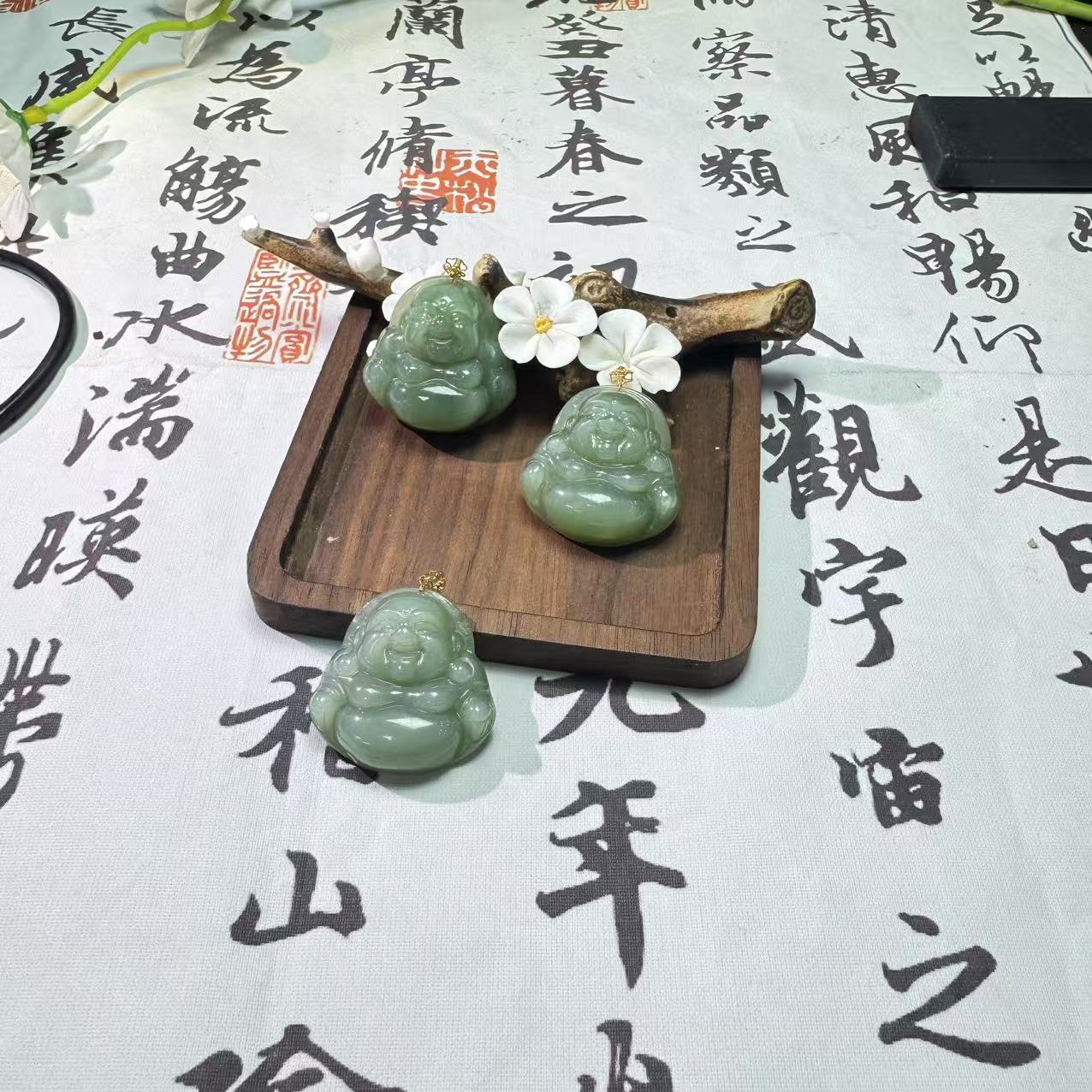 天然和田玉粉青佛公 拍一发一多样性发其一 1010008