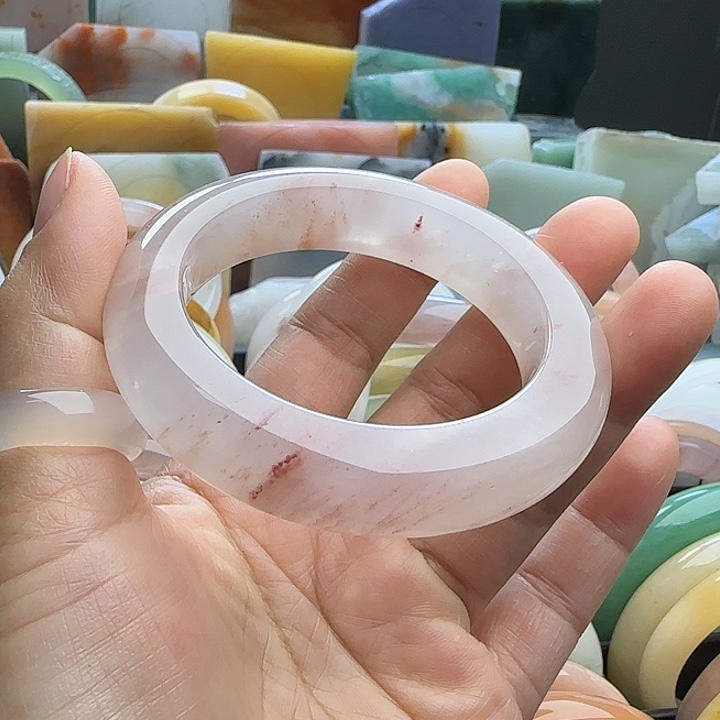 石英质玉未镶嵌手镯