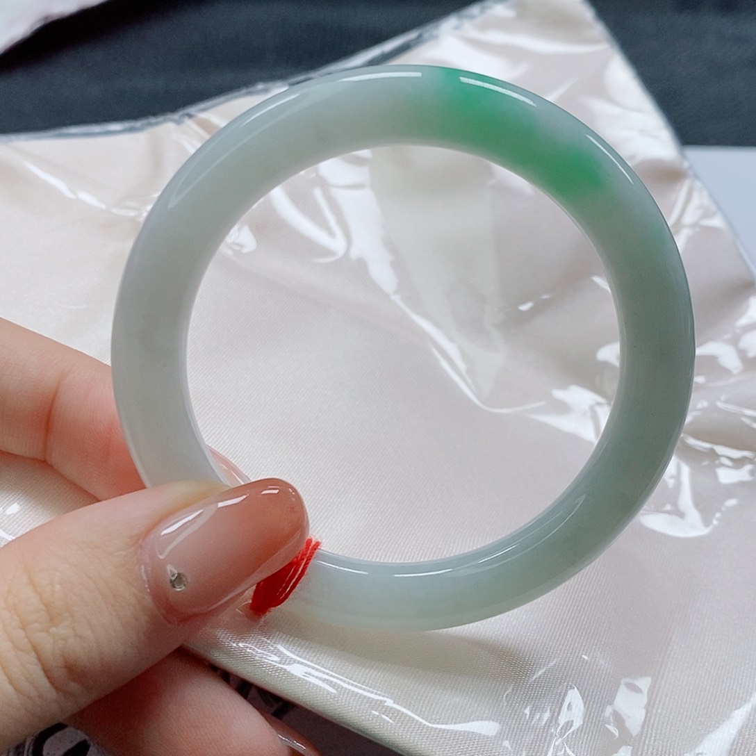 【闪购商品】未镶嵌手镯（圆镯）翡翠510号