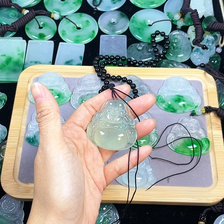 爱***家翡翠未镶嵌颈饰吊坠1