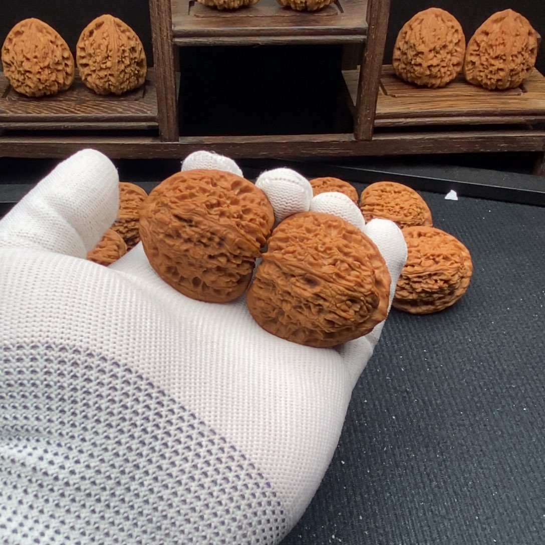 哈****文玩核桃吊坠编号333