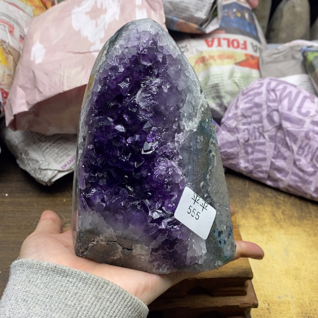 紫晶乌拉圭未镶嵌