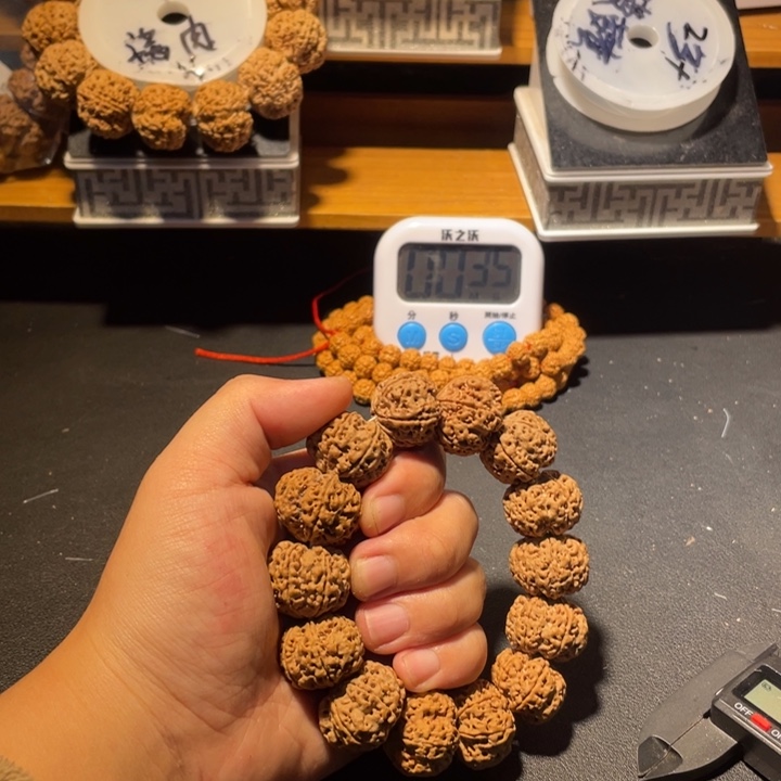 小***边金刚菩提手串这个