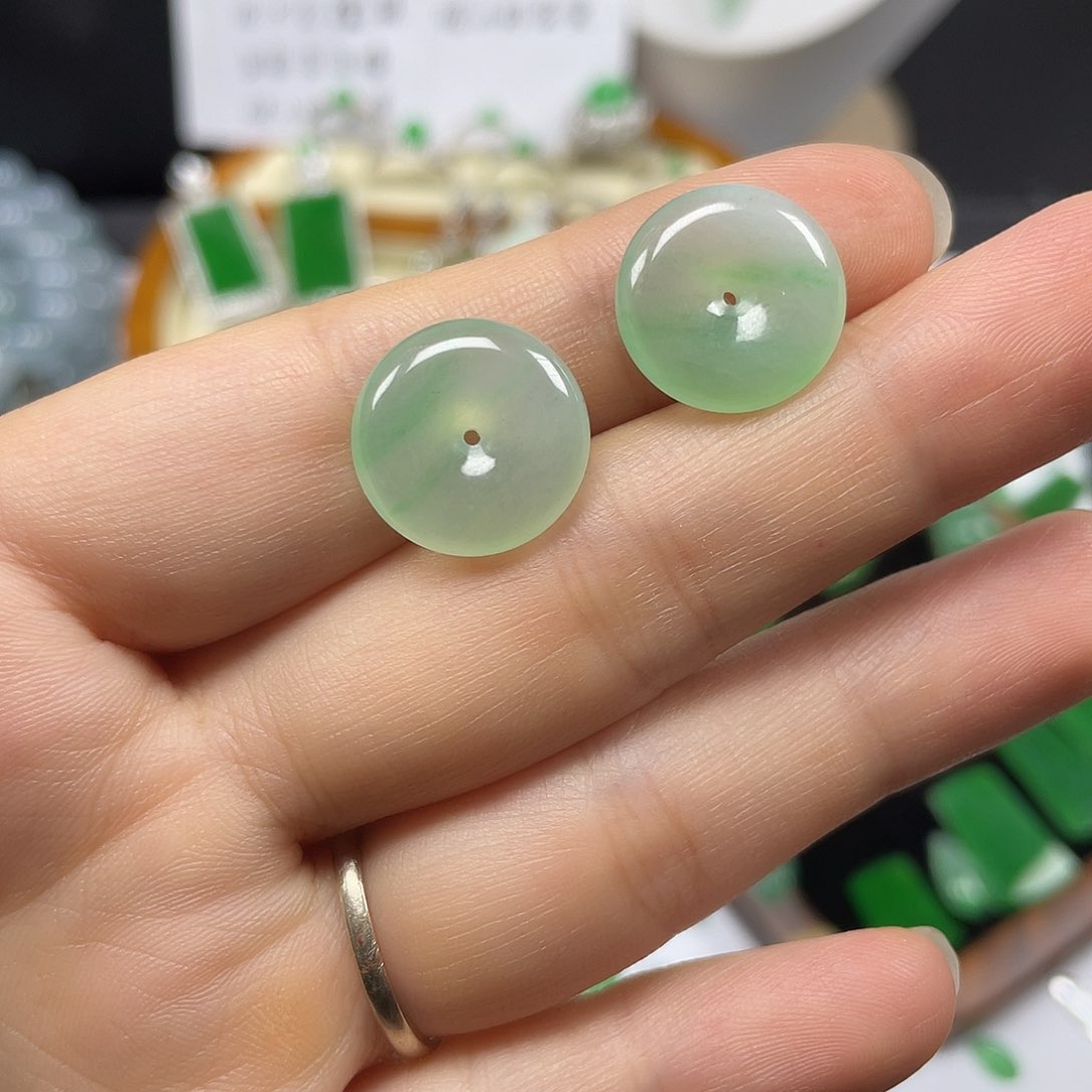 翡翠未镶嵌颈饰林亦珠宝平安扣