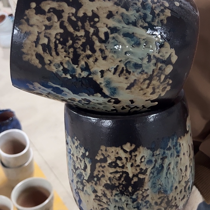 高度22厘米口17厘米