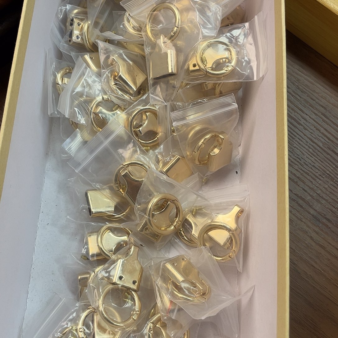 聚酯纤维光版钥匙扣三个（瑕疵、无螺丝刀）