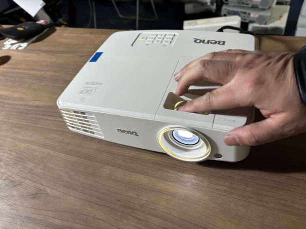 9新 Benq/明基 二手 明基投影仪 运费自理