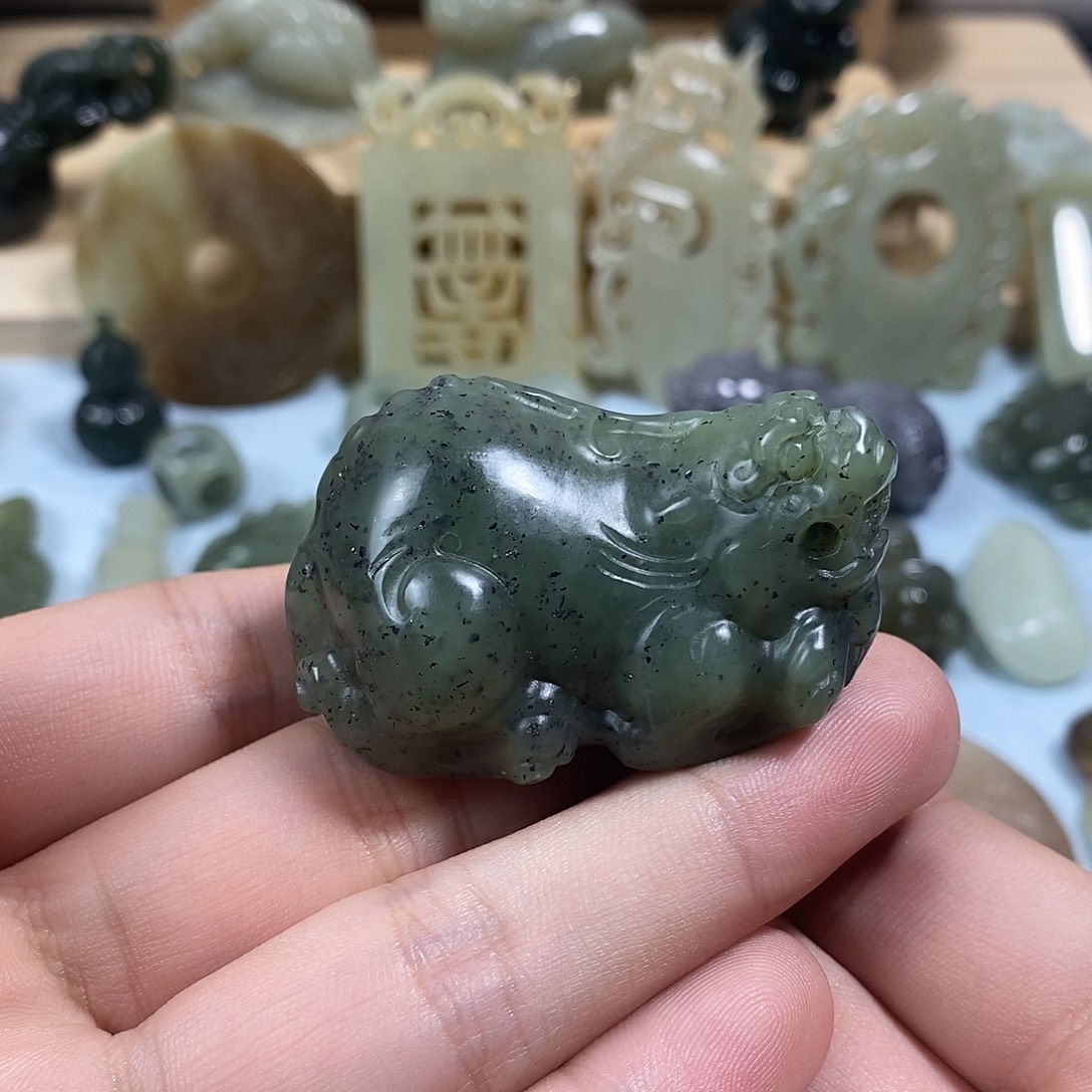 和田玉未镶嵌挂件