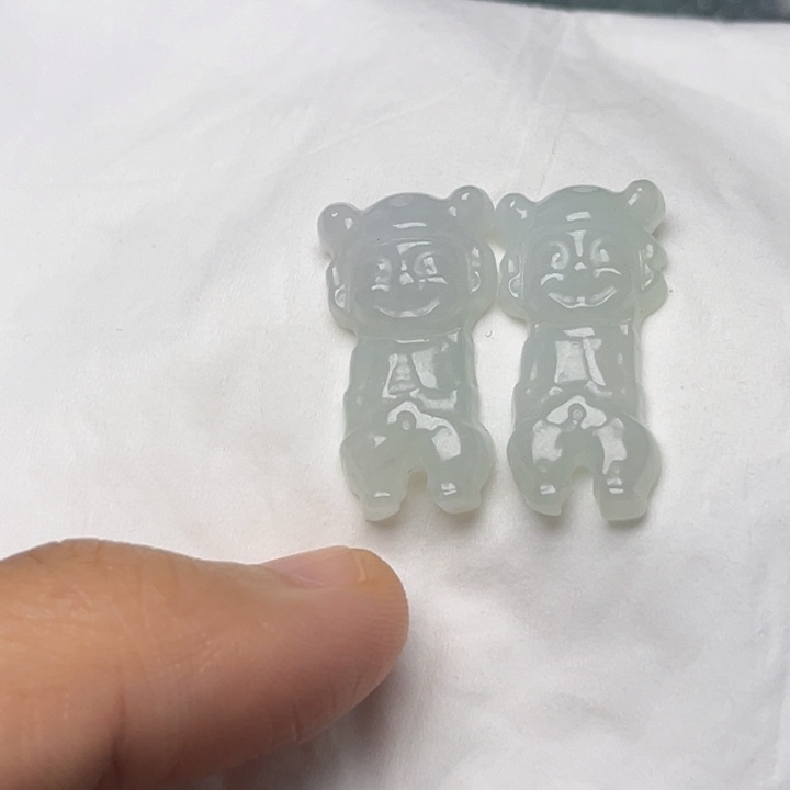 翡翠未镶嵌颈饰挂件
