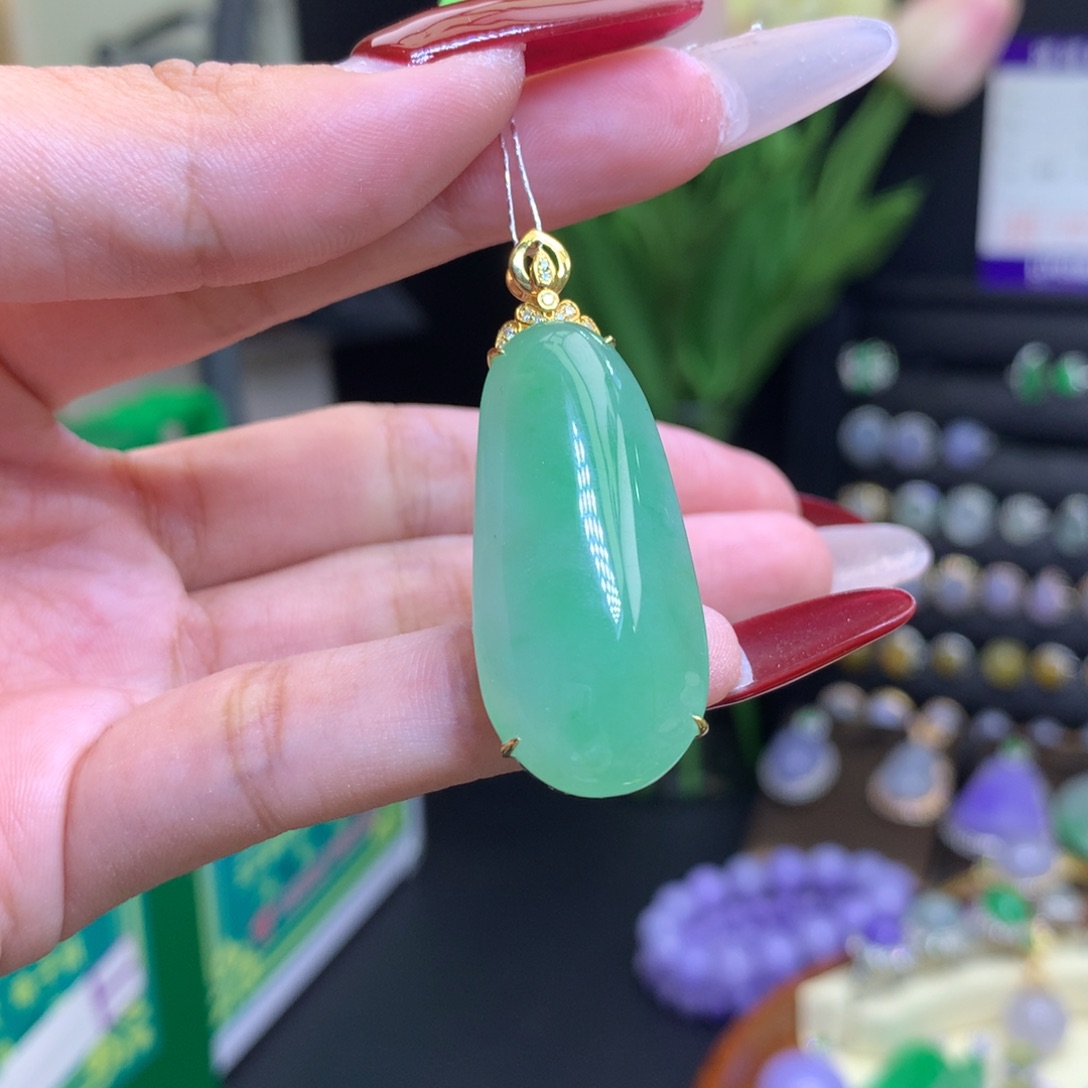 翡翠颈饰18K金镶嵌天然