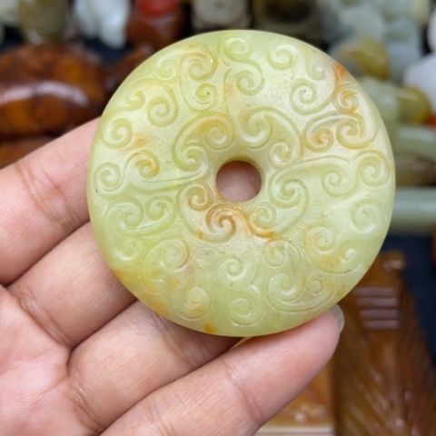 未镶嵌蛇纹石玉颈饰24