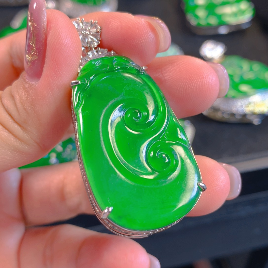 翡翠颈饰未镶嵌翡翠