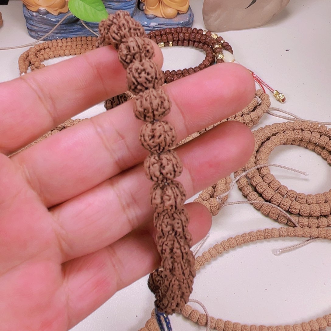 吊坠金刚菩提即**程虎爪梅花