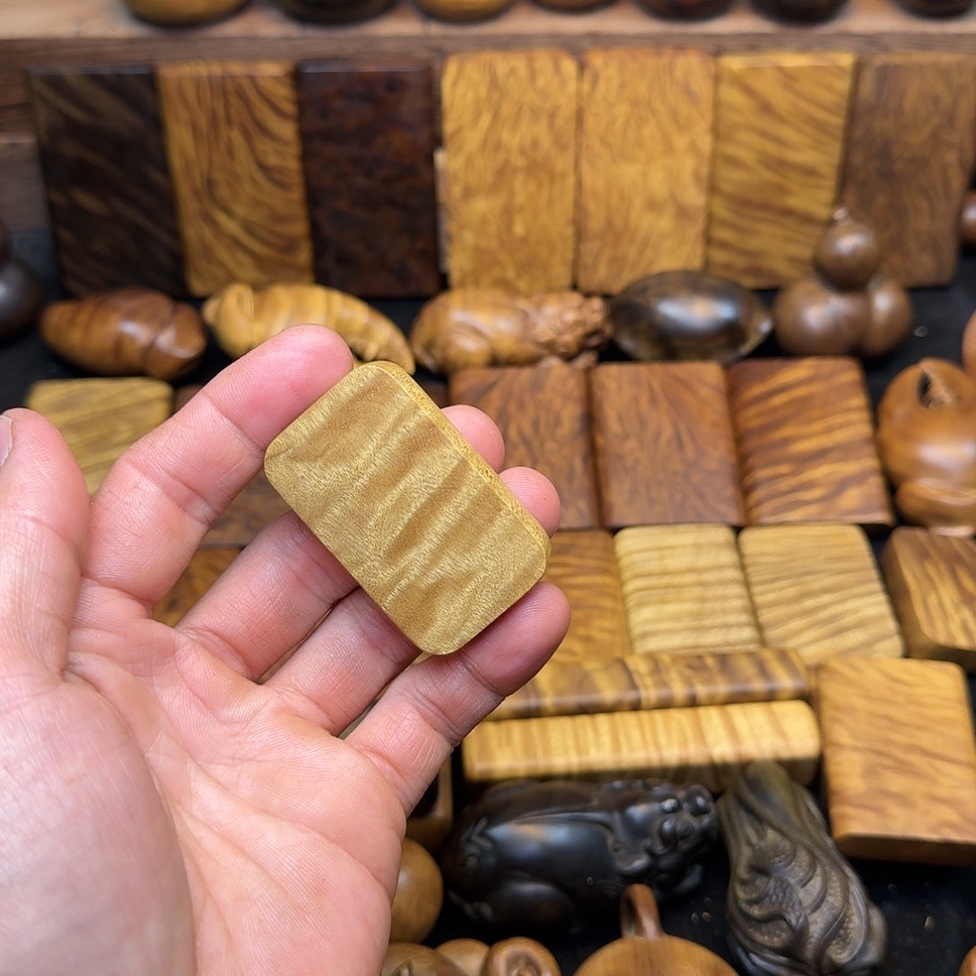 楠木金丝楠木无事牌