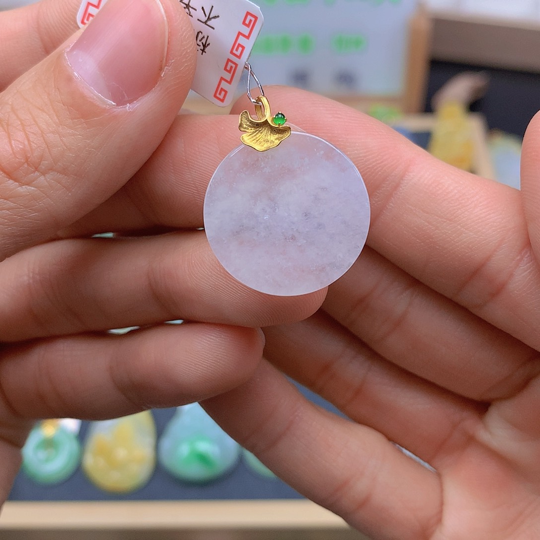 翡翠颈饰18K金镶嵌翡翠