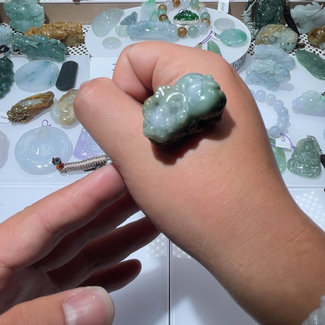 翡翠颈饰未镶嵌天然