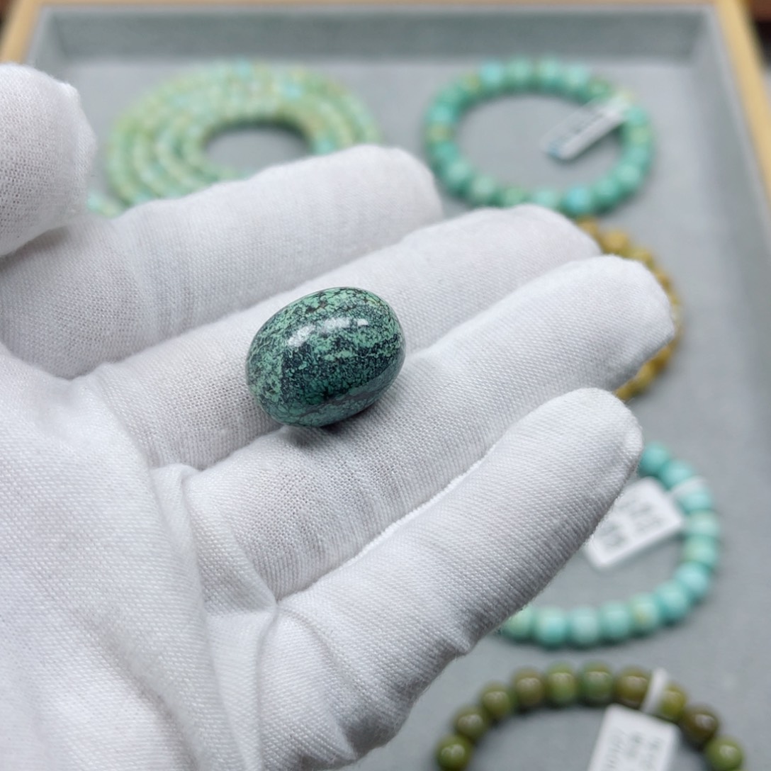 绿松石未镶嵌挂件