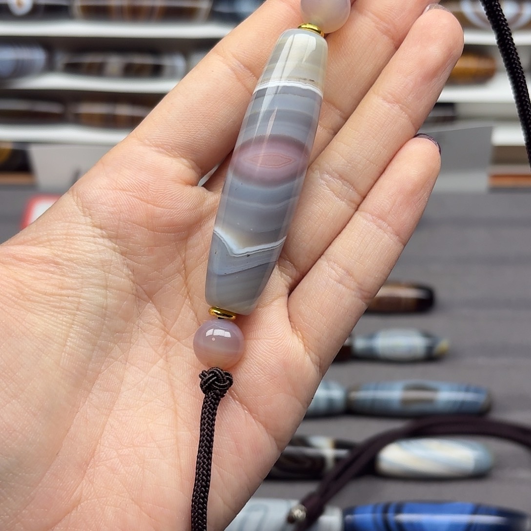 宇***行玛瑙/玉髓合金珠宝半成品