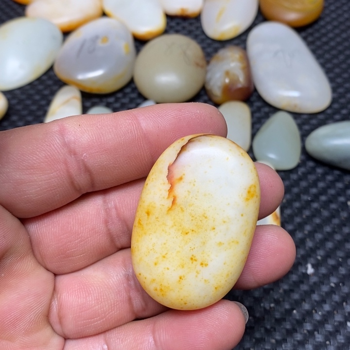 和田玉珠宝奇石未镶嵌