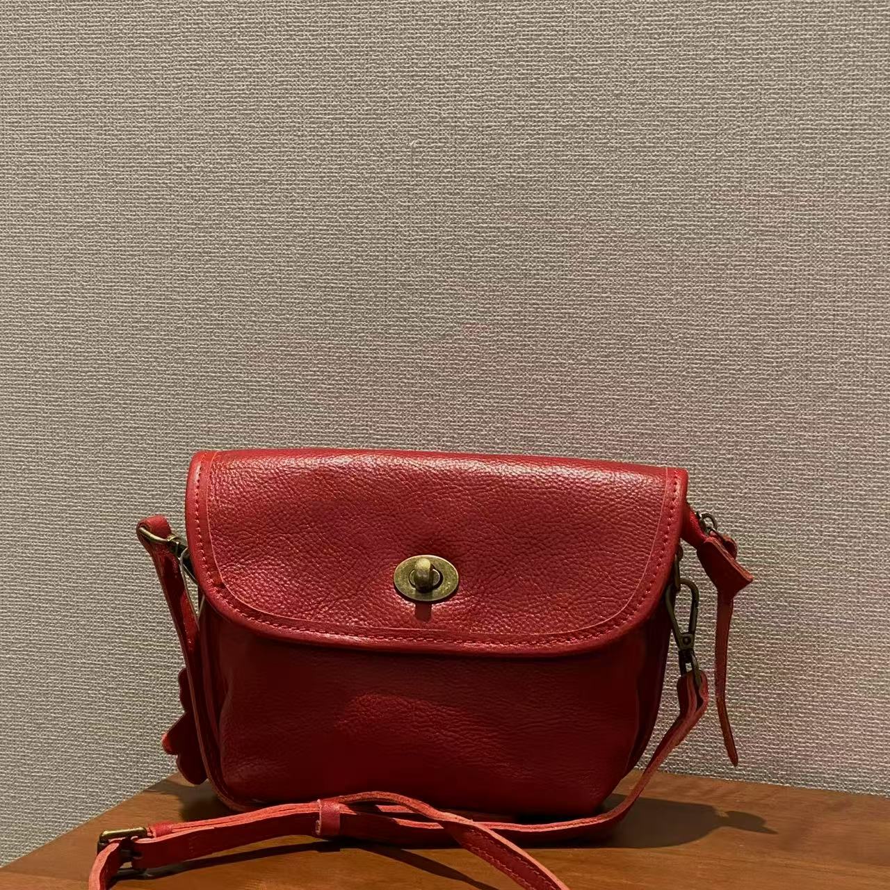 复古包包马鞍包斜挎包真皮质感小包包2025新款牛皮设计感小众