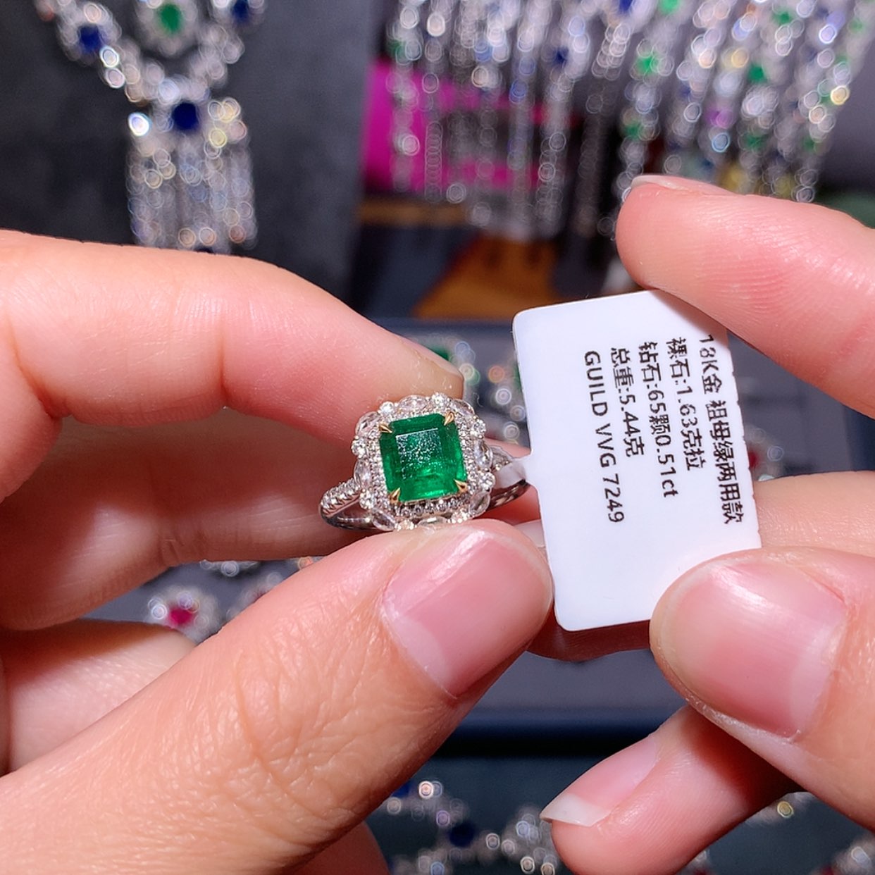 【闪购商品】祖母绿戒指18K金镶嵌