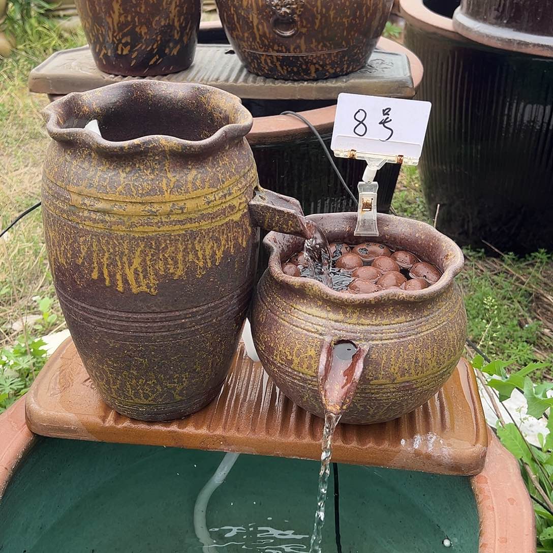 紫砂花盆躲躲藏藏吃饭饭