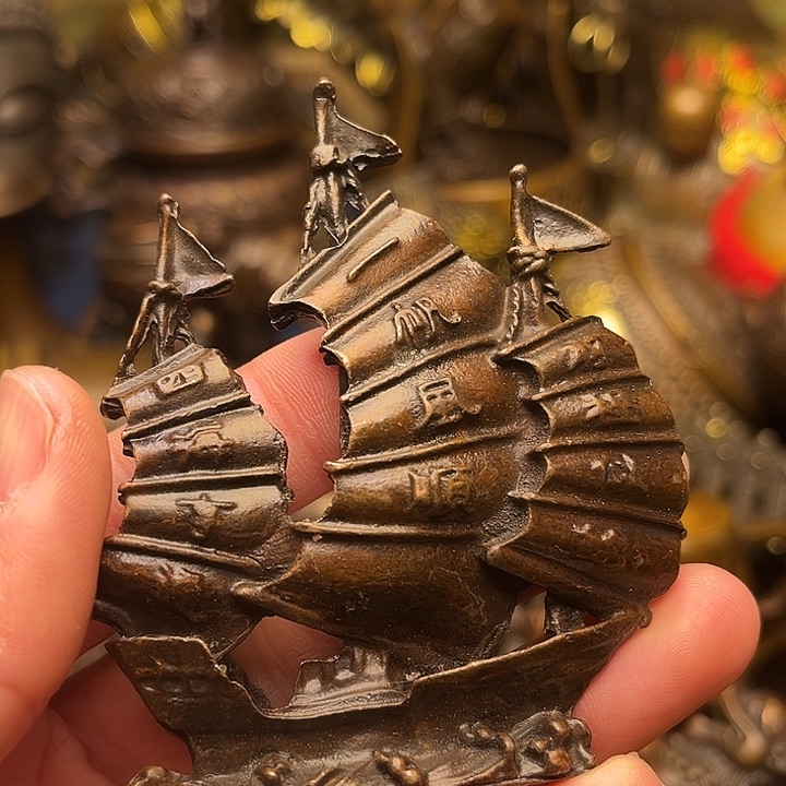 精美铜器批发档口