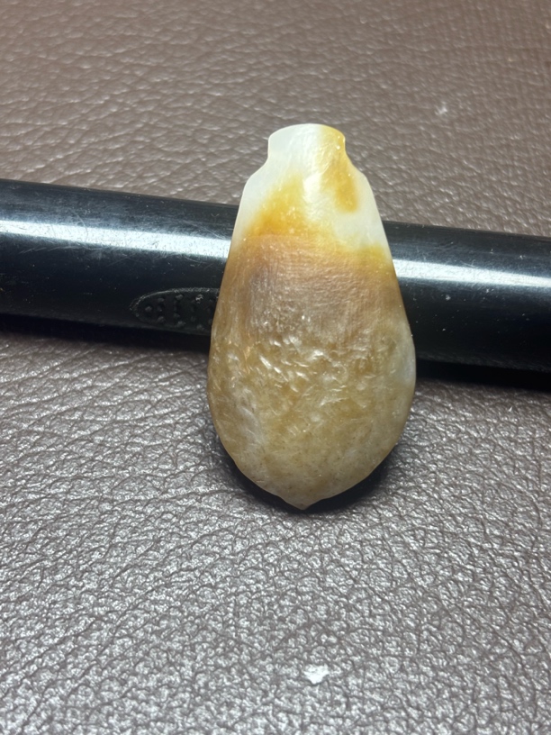 和田玉且末糖《挂件》