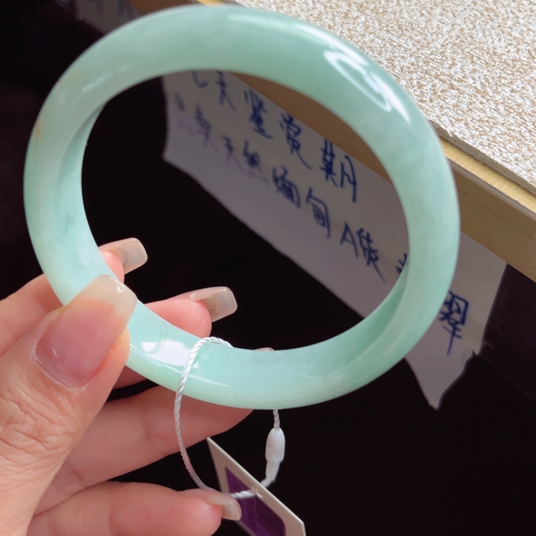 未镶嵌手镯翡翠手镯