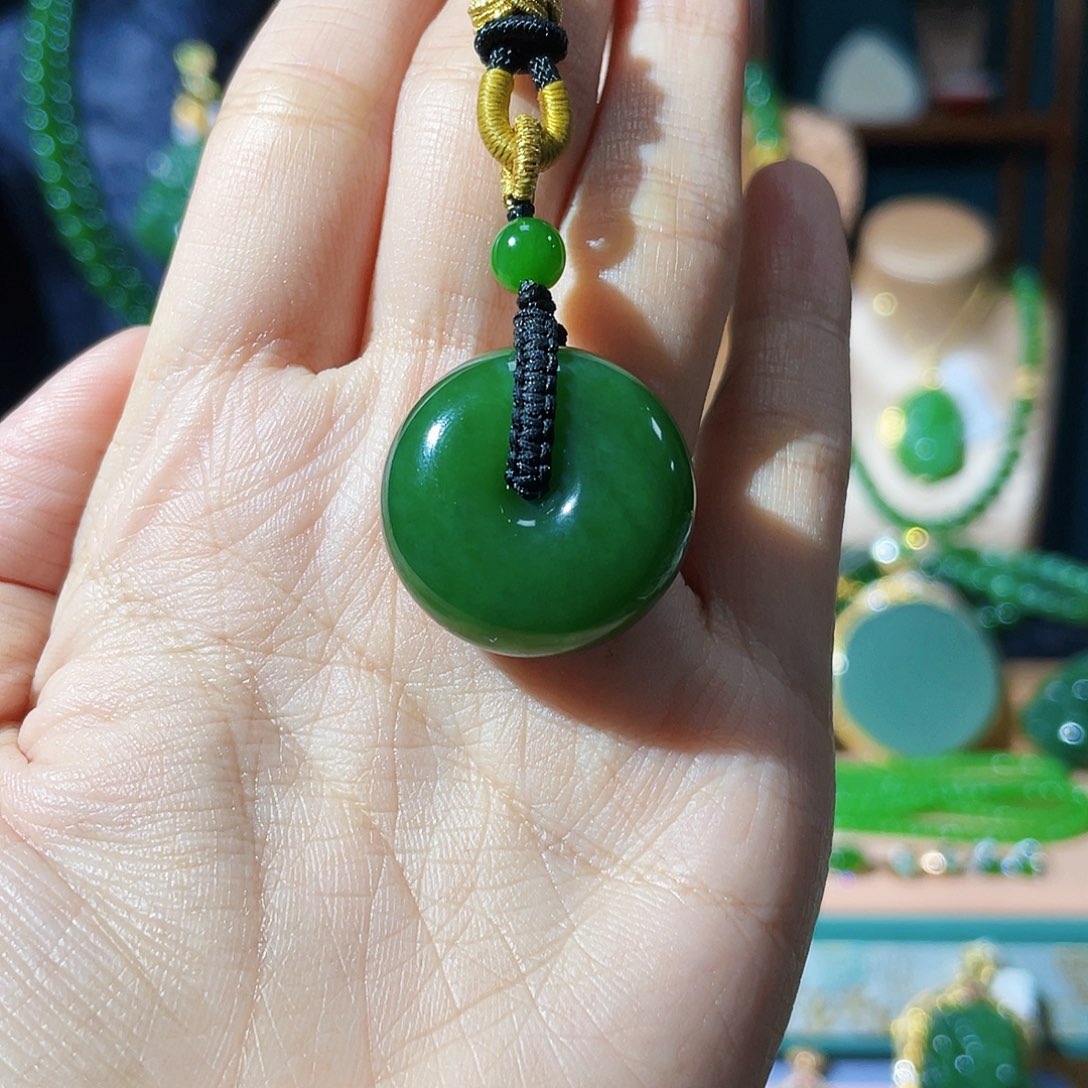 和田玉（碧玉）未镶嵌颈饰