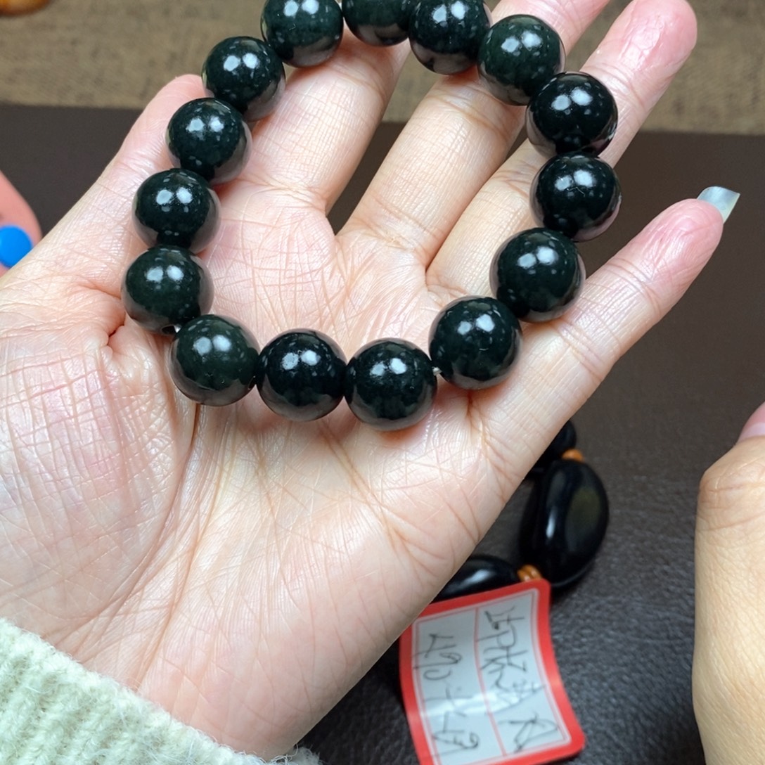 沏***️和田玉（糖玉）未镶嵌手链