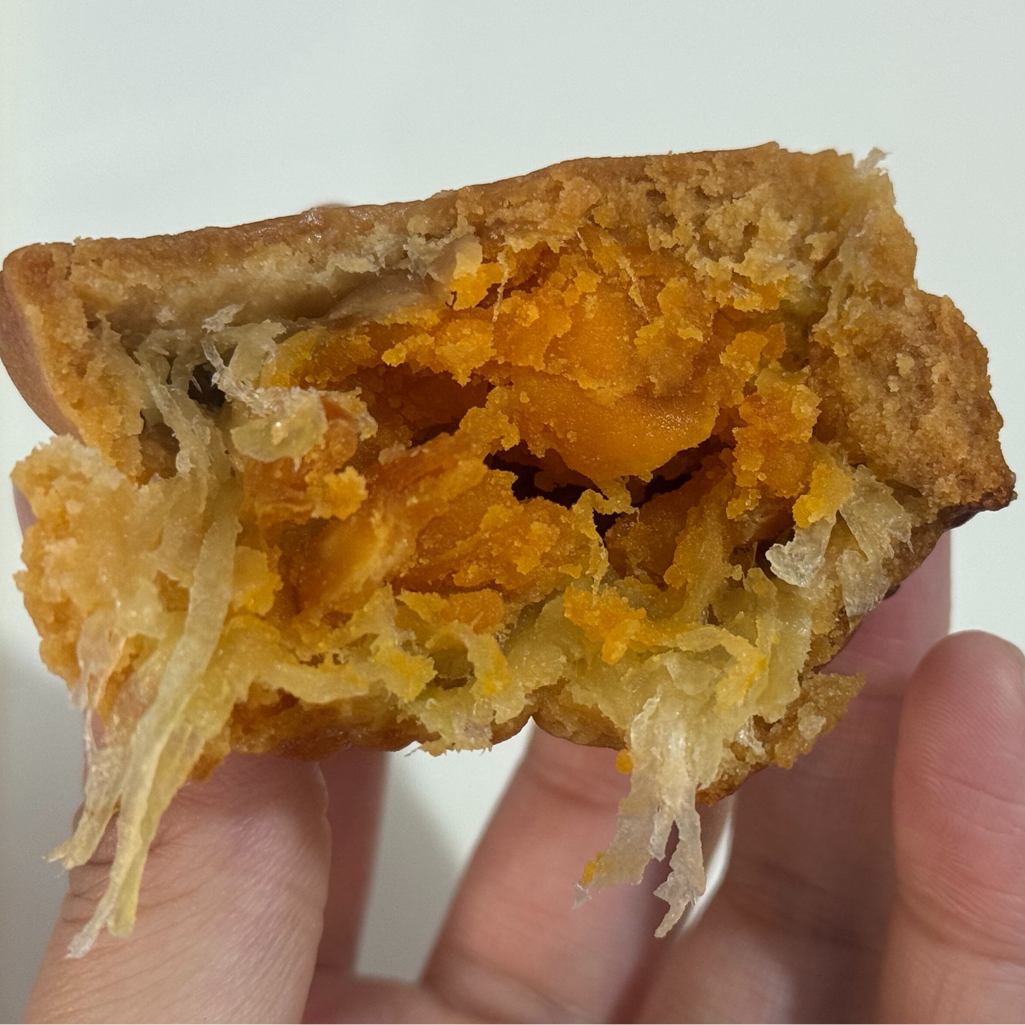 手工现做月饼3枚试吃装广式月饼蛋黄莲蓉月饼新鲜现做私房月饼面点