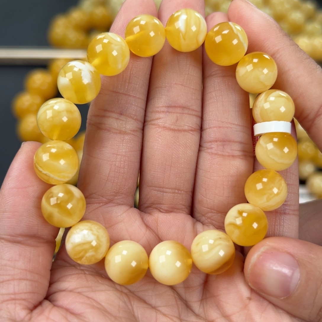 琥珀未镶嵌手链15.6克