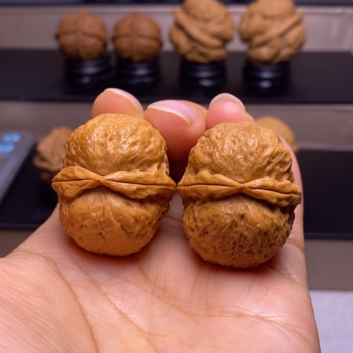 文玩核桃把件玉面鹦鹉11