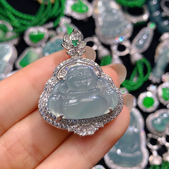 翡翠颈饰未镶嵌翡翠