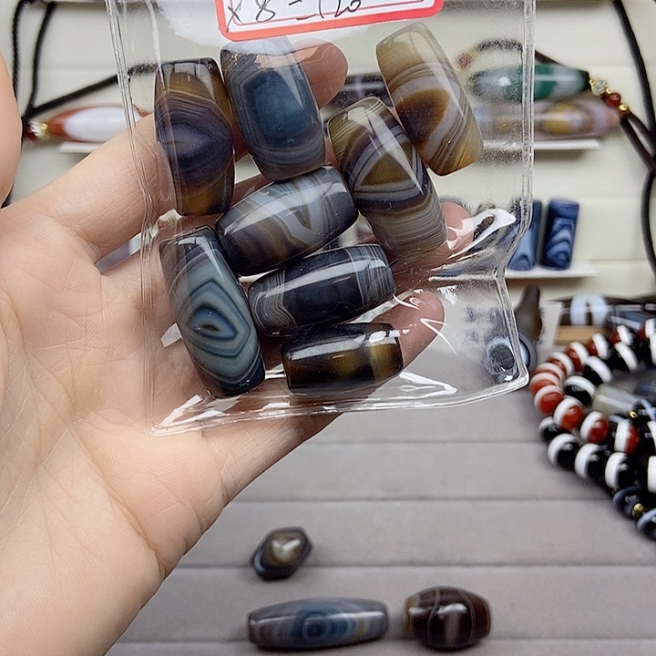 尔***格玛瑙/玉髓未镶嵌颈饰