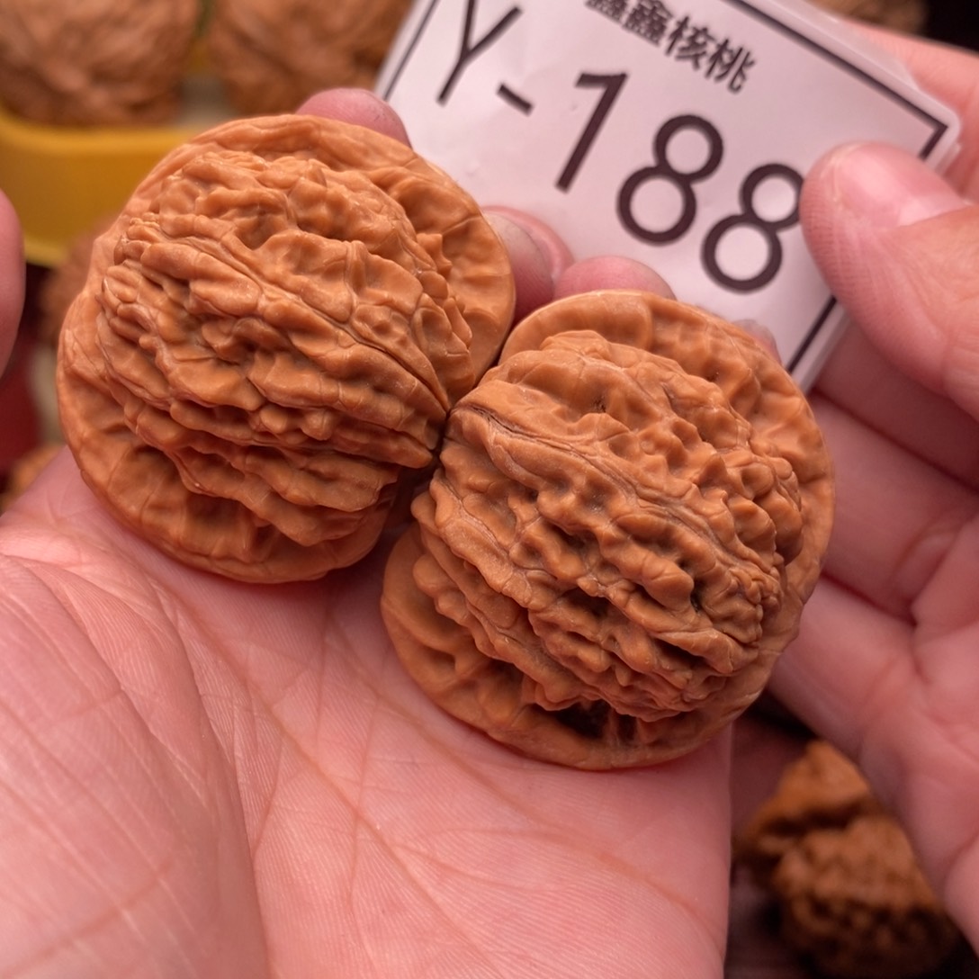 文玩核桃把件汉高楼40