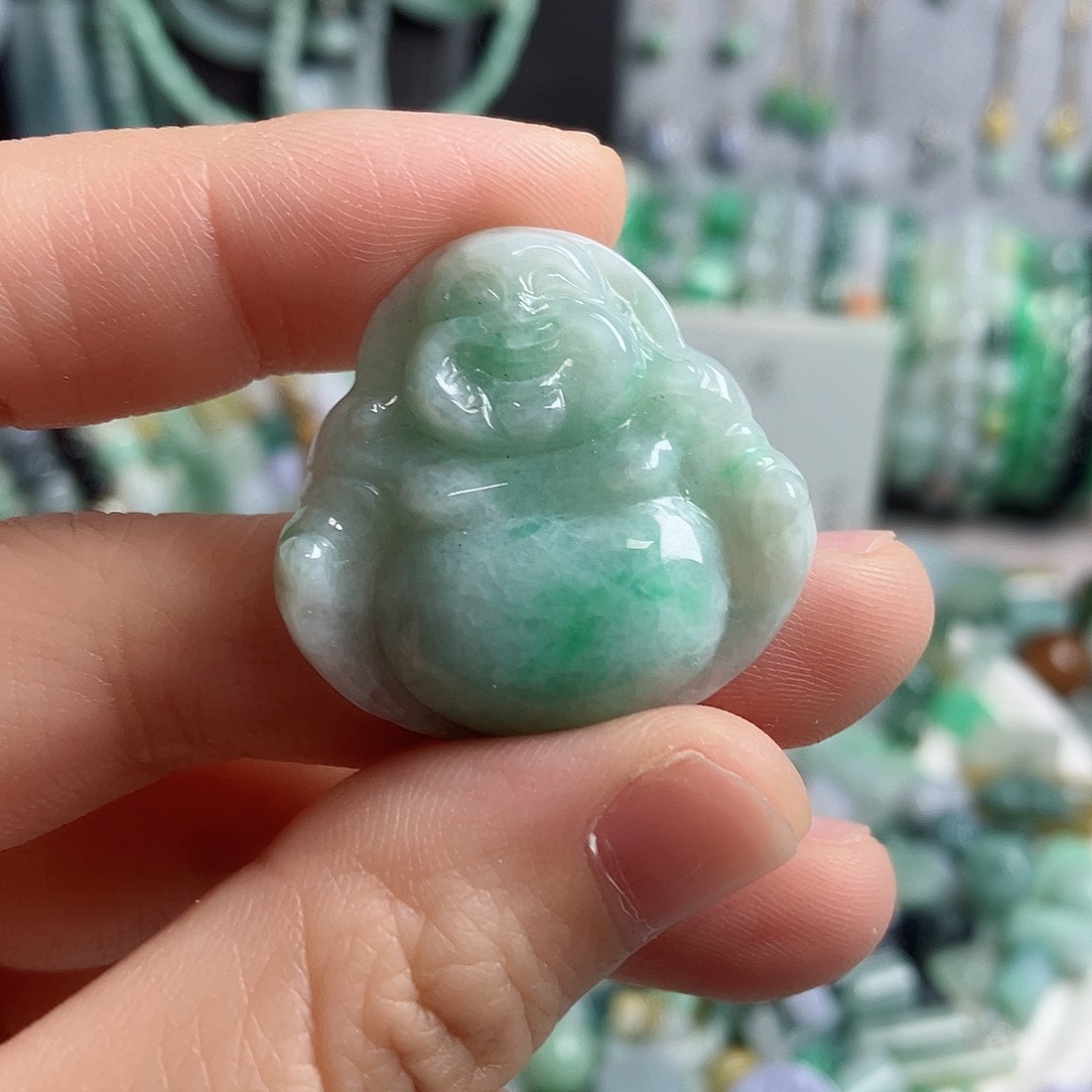 翡翠颈饰未镶嵌佛公