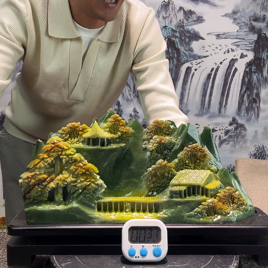 鸿***头玉玉摆件多色带底座