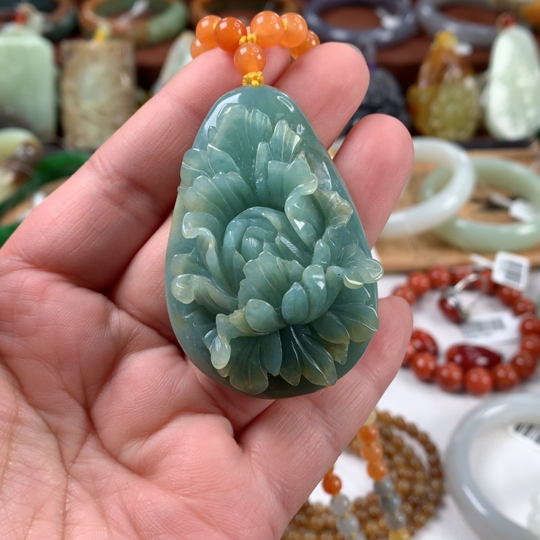 岫玉颈饰未镶嵌吊坠