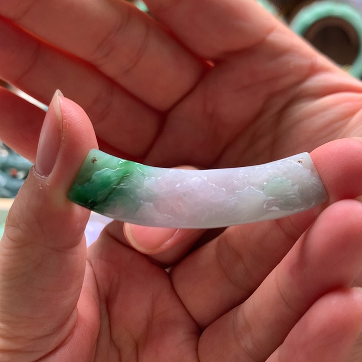 翡翠未镶嵌颈饰吊坠