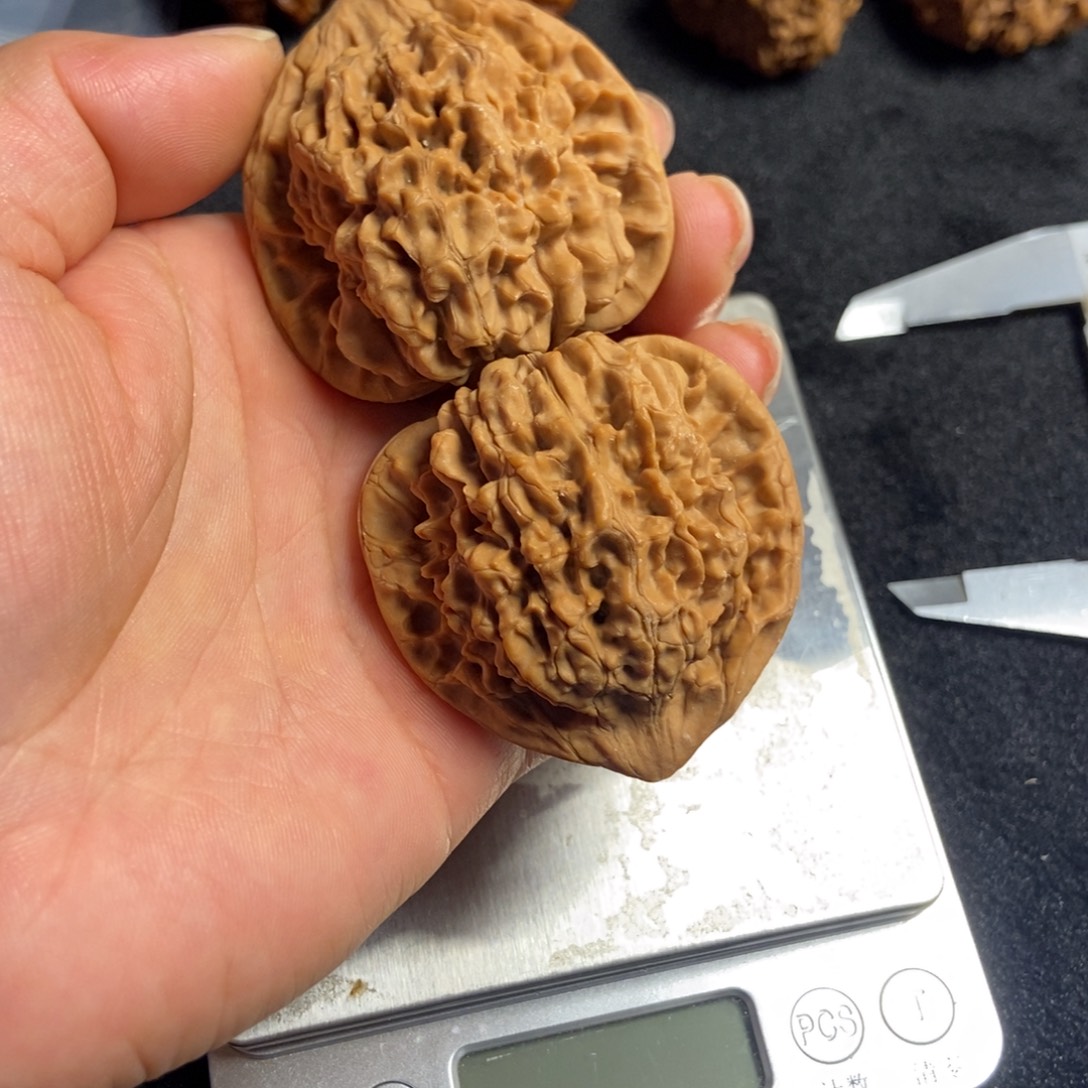 吊坠桃核官帽55.5克80