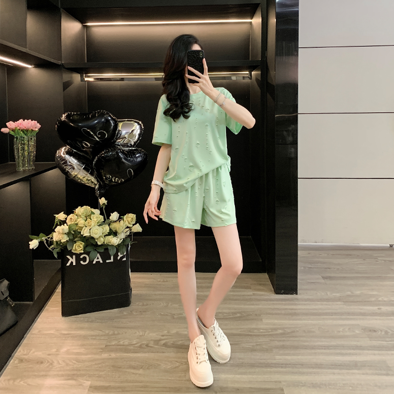减龄洋气绿色休闲运动套装女夏季网红时尚百搭宽松短袖短裤两件套